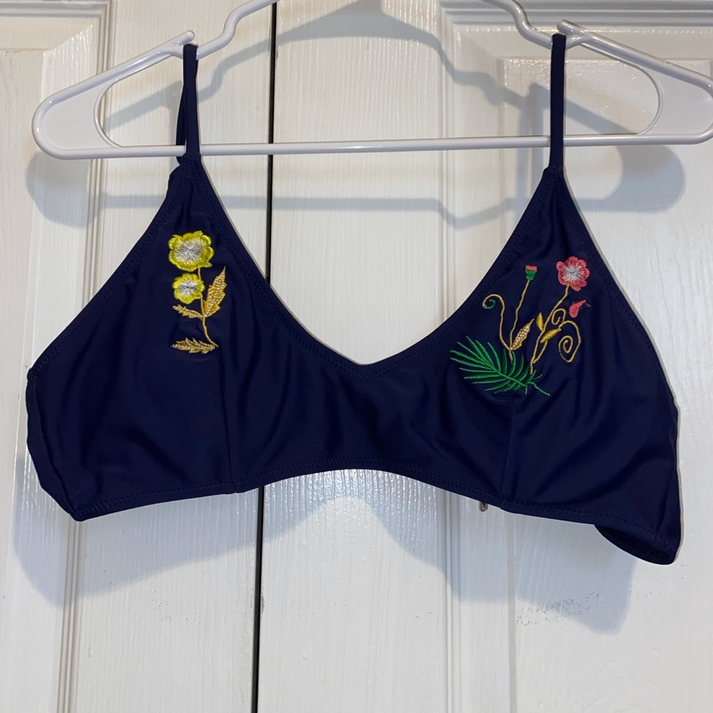 Small Cupshe bikini top and bottom set.
